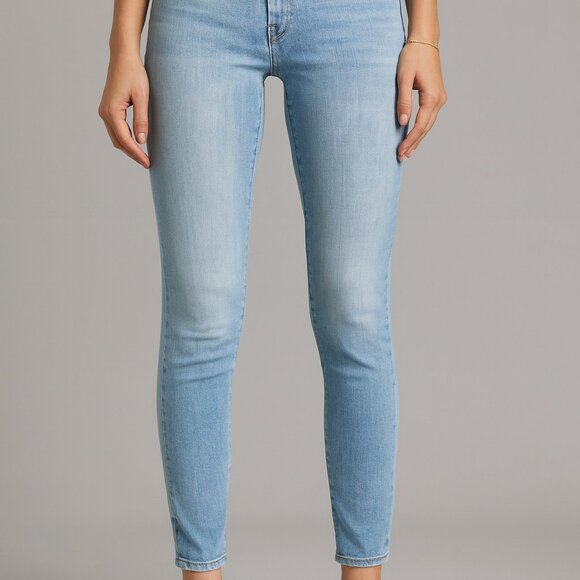 Universal Thread Co. Mid Rise Curvy Skinny Light Blue Jeans Size 4 NWT - Picture 1 of 9